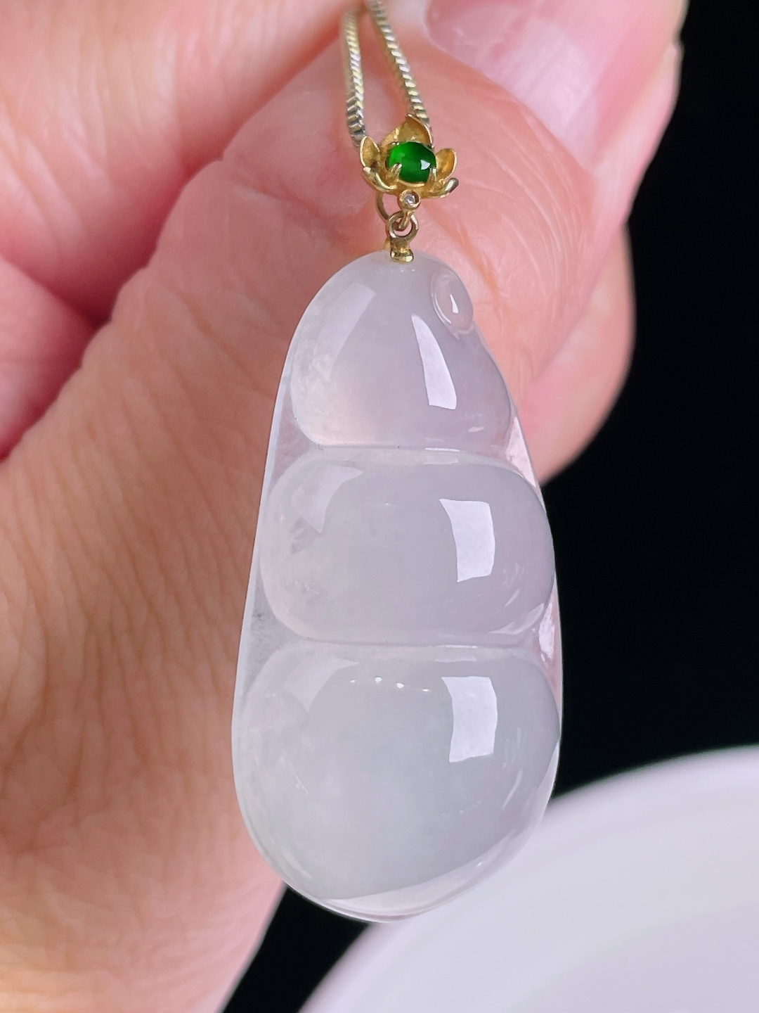 高冰豆子福豆，18k镶嵌，老种起光，细底通透，尺寸：40裸石33.6/17.6/8mm0829
