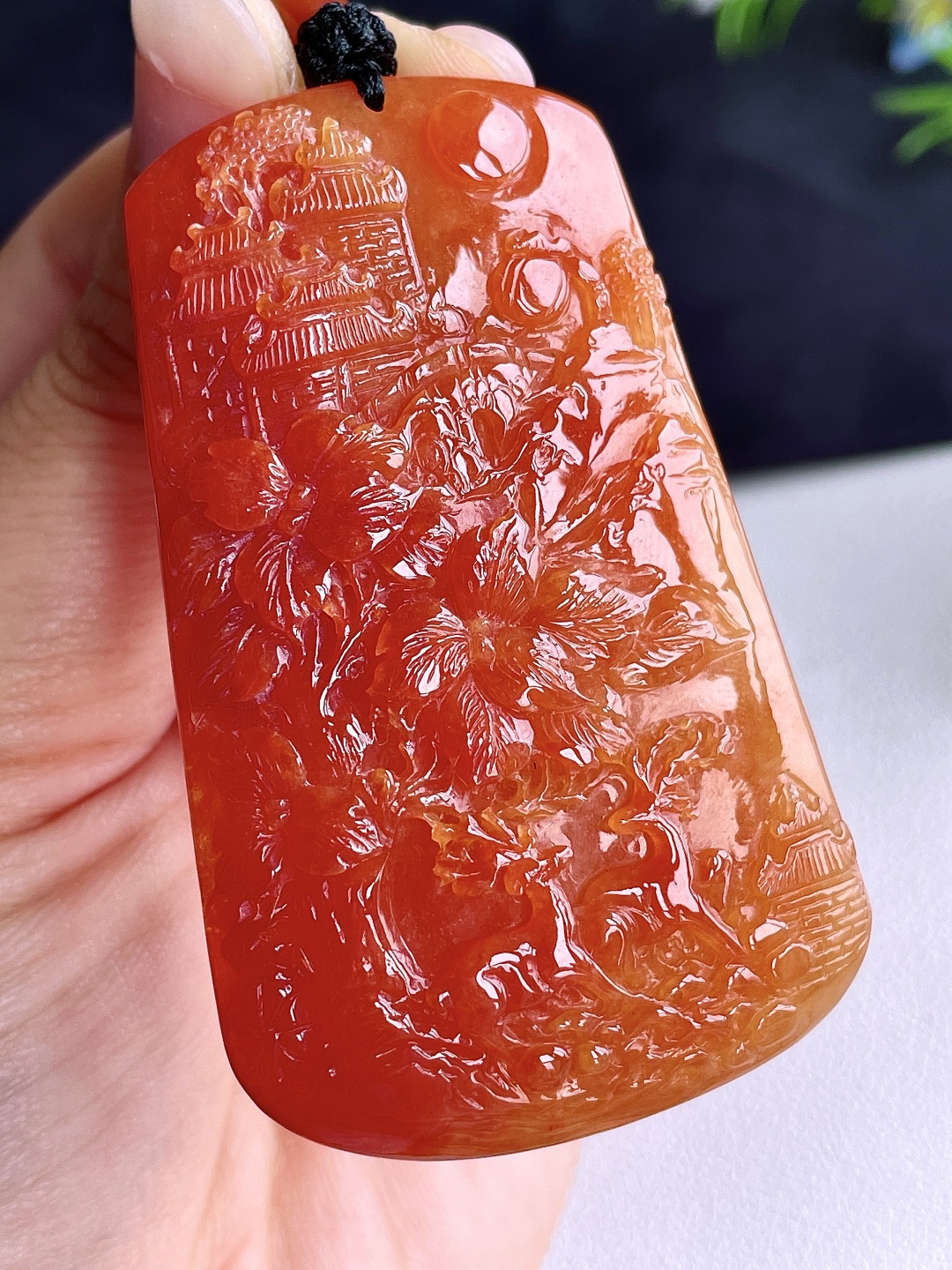 冰红翡山水牌吊坠,双面精雕