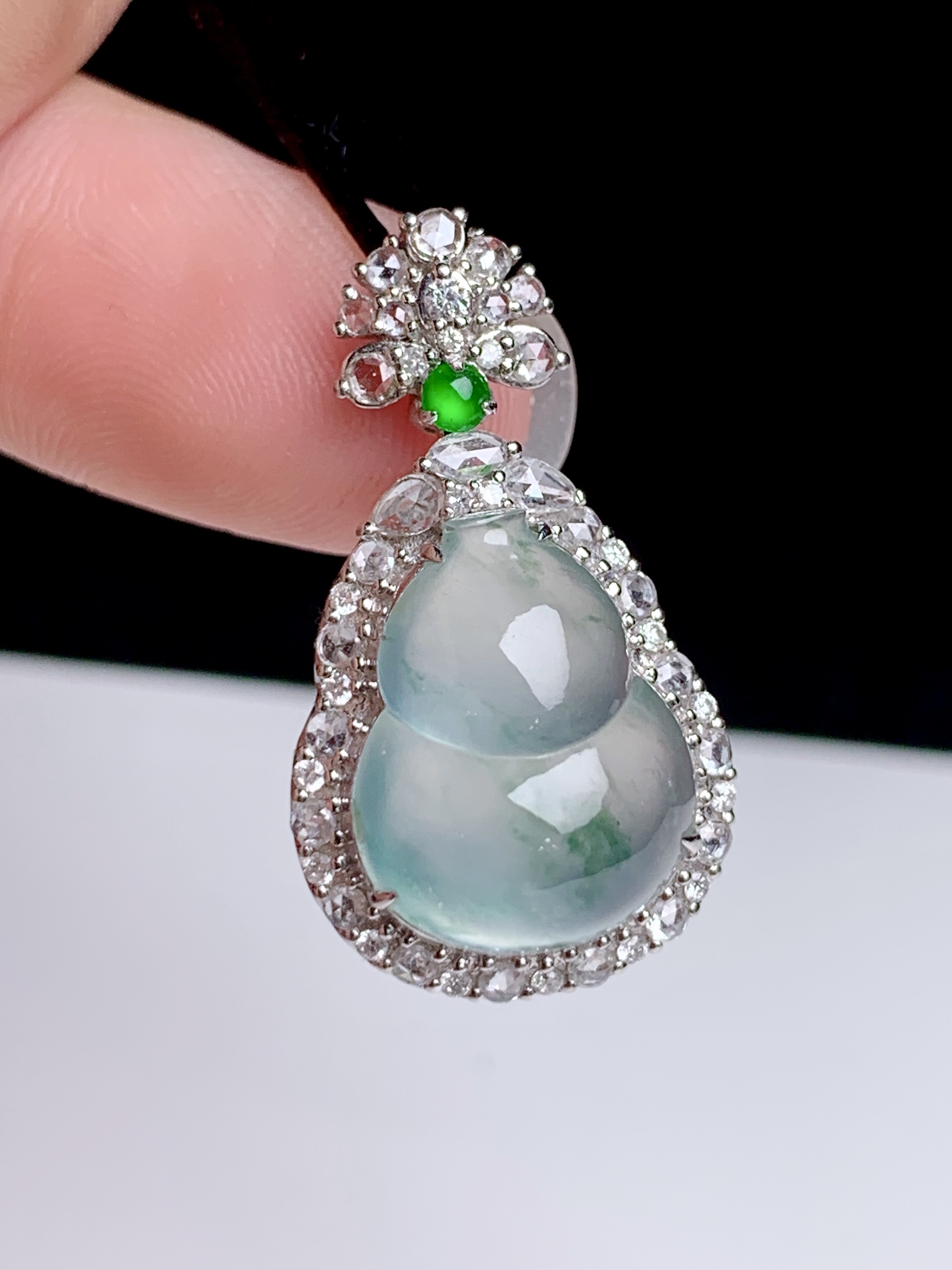 冰飘花葫芦，18k金钻镶嵌，28.8-16.2-11