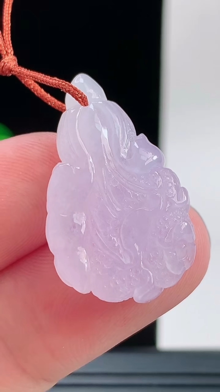 天然A货翡翠紫罗兰白菜吊坠，尺寸29.5-17.5-4.7重量:4.53g
9月8日