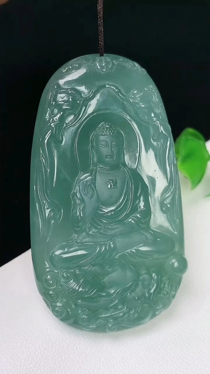 天然A货翡翠蓝水阿弥陀佛吊坠，尺寸61.7-34.6-6，重量:28.00g
9月9日