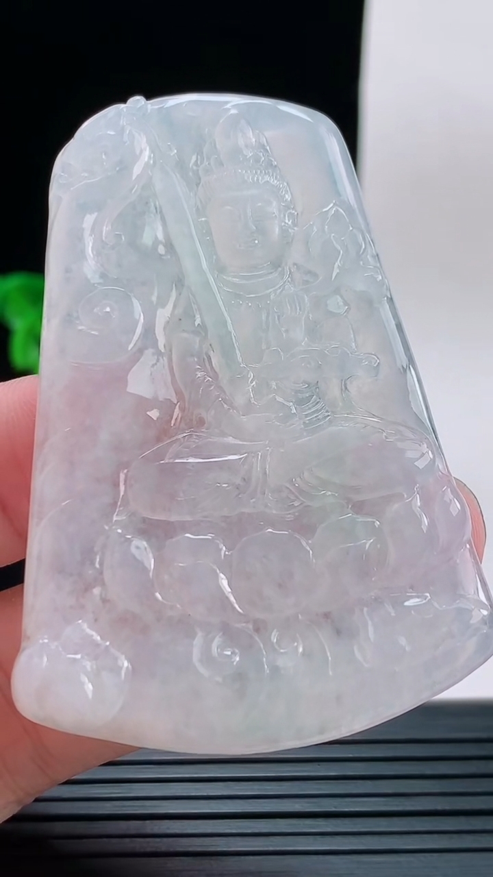 天然A货翡翠虚空藏菩萨吊坠，尺寸63.6-36.4-4.1重量:24.25g
9月9日