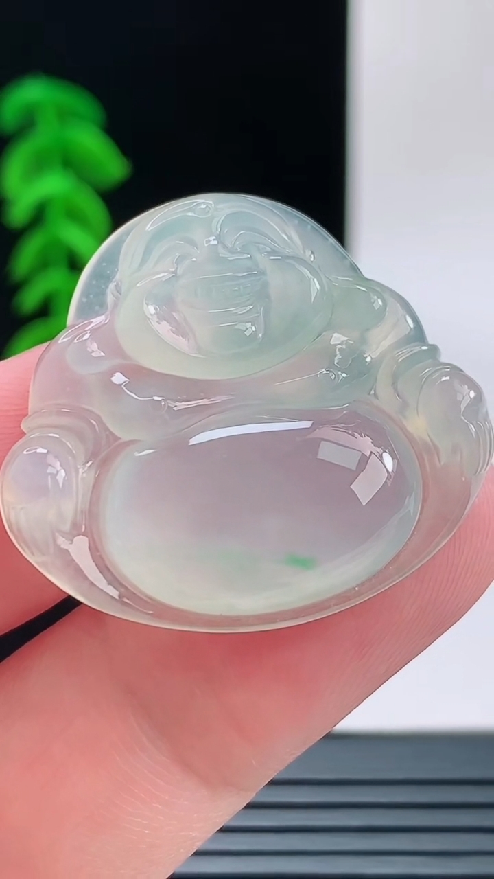 天然A货翡翠佛公吊坠，尺寸29.7-32.5-5.8重量:8.20g
9月9日