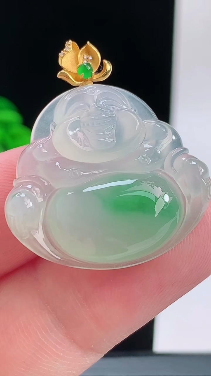 天然A货翡翠佛公吊坠，尺寸24.6-28.6-6.1重量:6.76g
9月9日