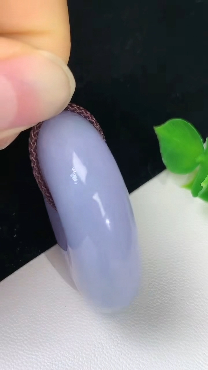 天然A货翡翠紫罗兰平安扣吊坠，尺寸38-11.2，重量:35.53g
9月10日