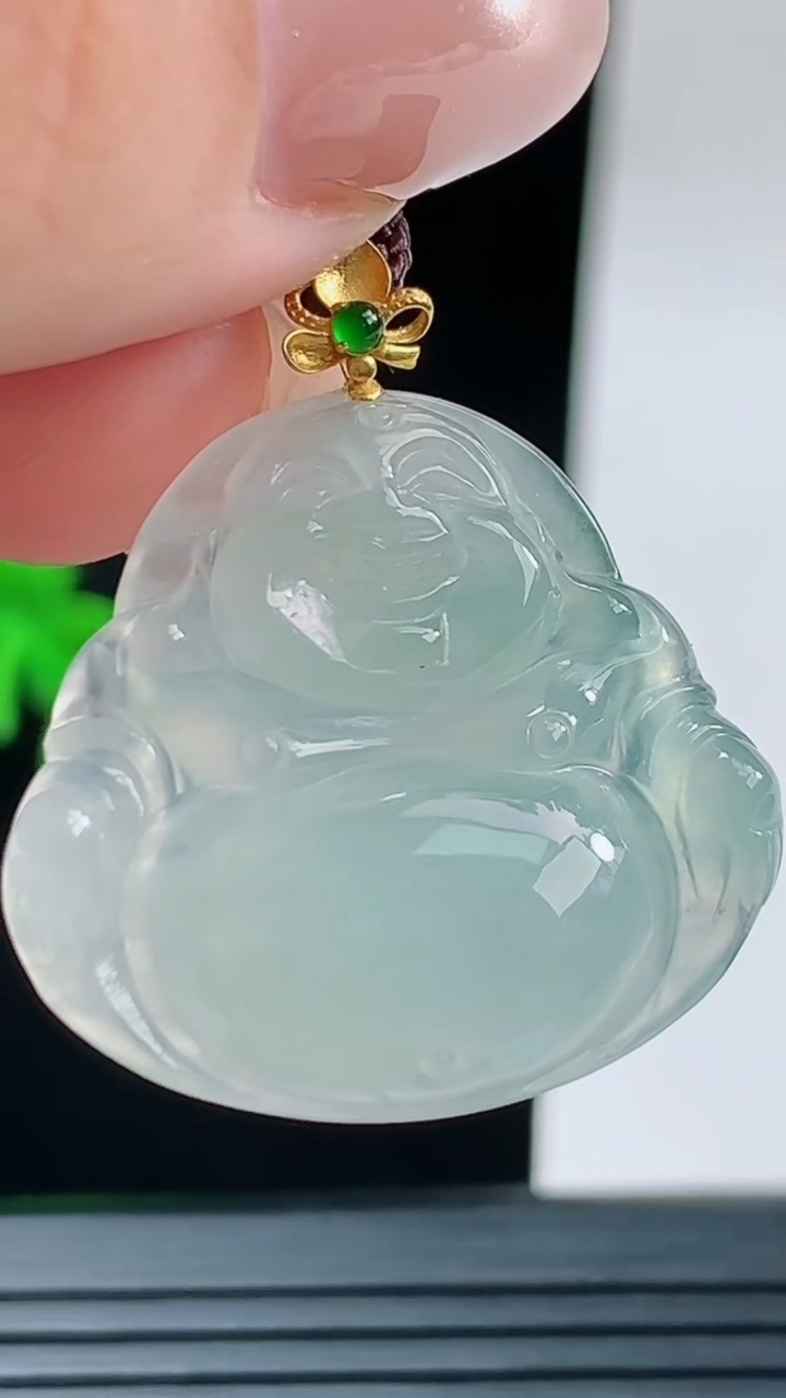 天然A货翡翠佛公吊坠，尺寸22.8-25.3-5.1重量:4.28g
9月13日