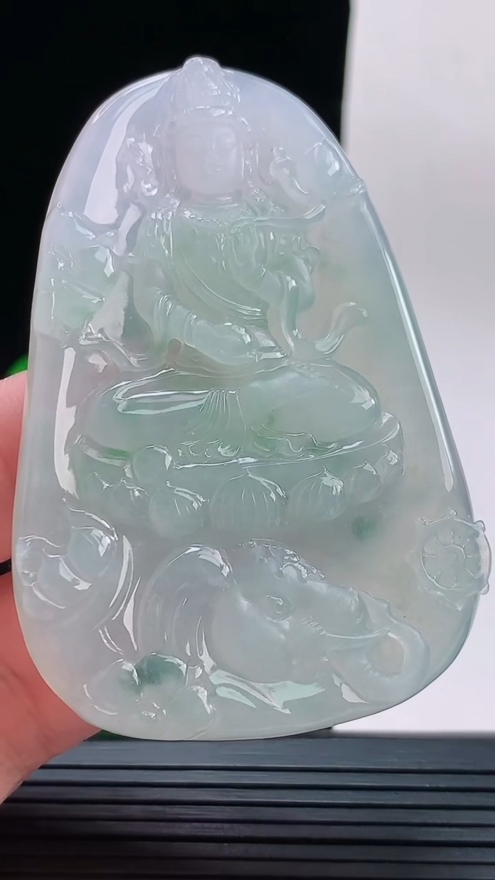 天然A货翡翠普贤菩萨吊坠，尺寸69.9-17.5-5.9重量:42.03g
9月13日