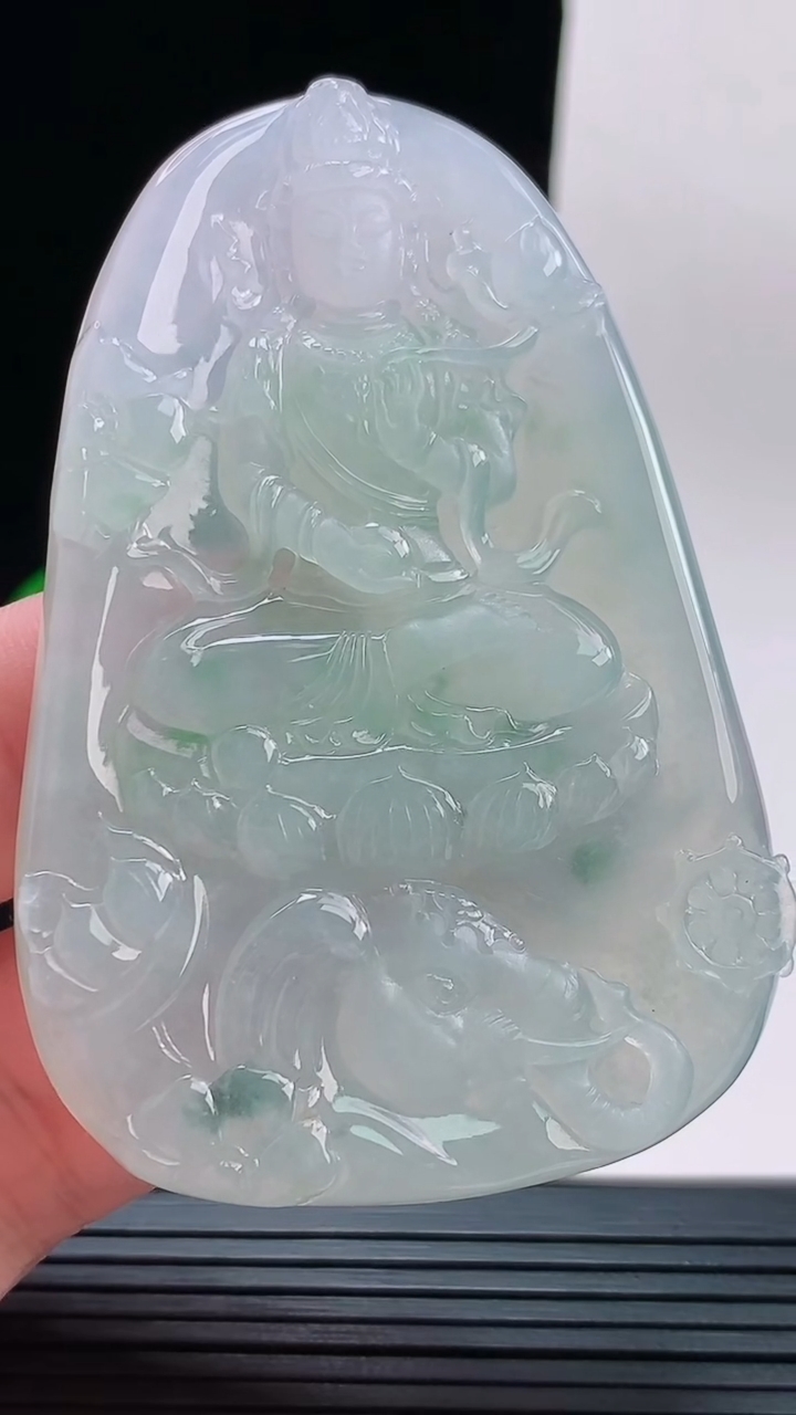 天然A货翡翠普贤菩萨吊坠，尺寸69.9-17.5-5.9重量:42.03g
9月13日
