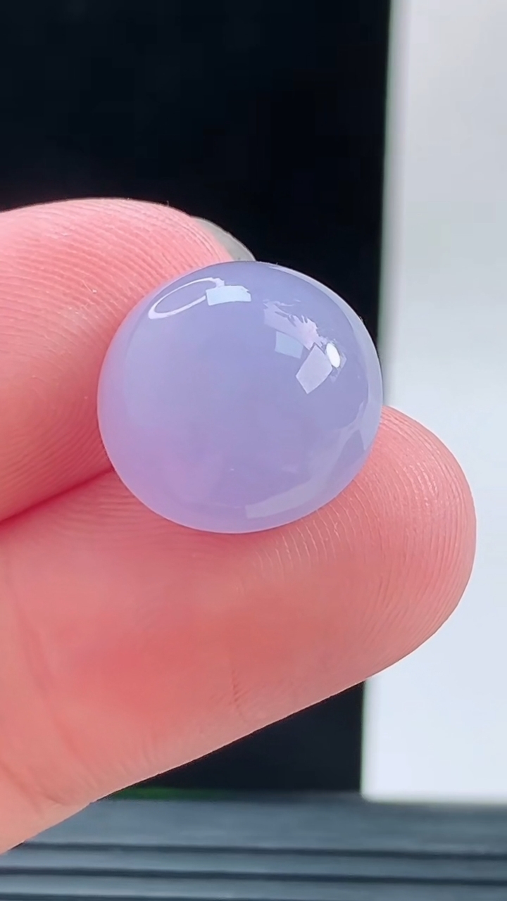天然A货翡翠紫罗兰蛋面镶嵌件，尺寸14.5-7.9重量:2.71g
9月13日