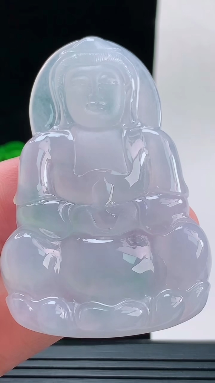 天然A货翡翠正装观音菩萨吊坠，尺寸61.7-40.3-5.8重量:25.57g
9月13日