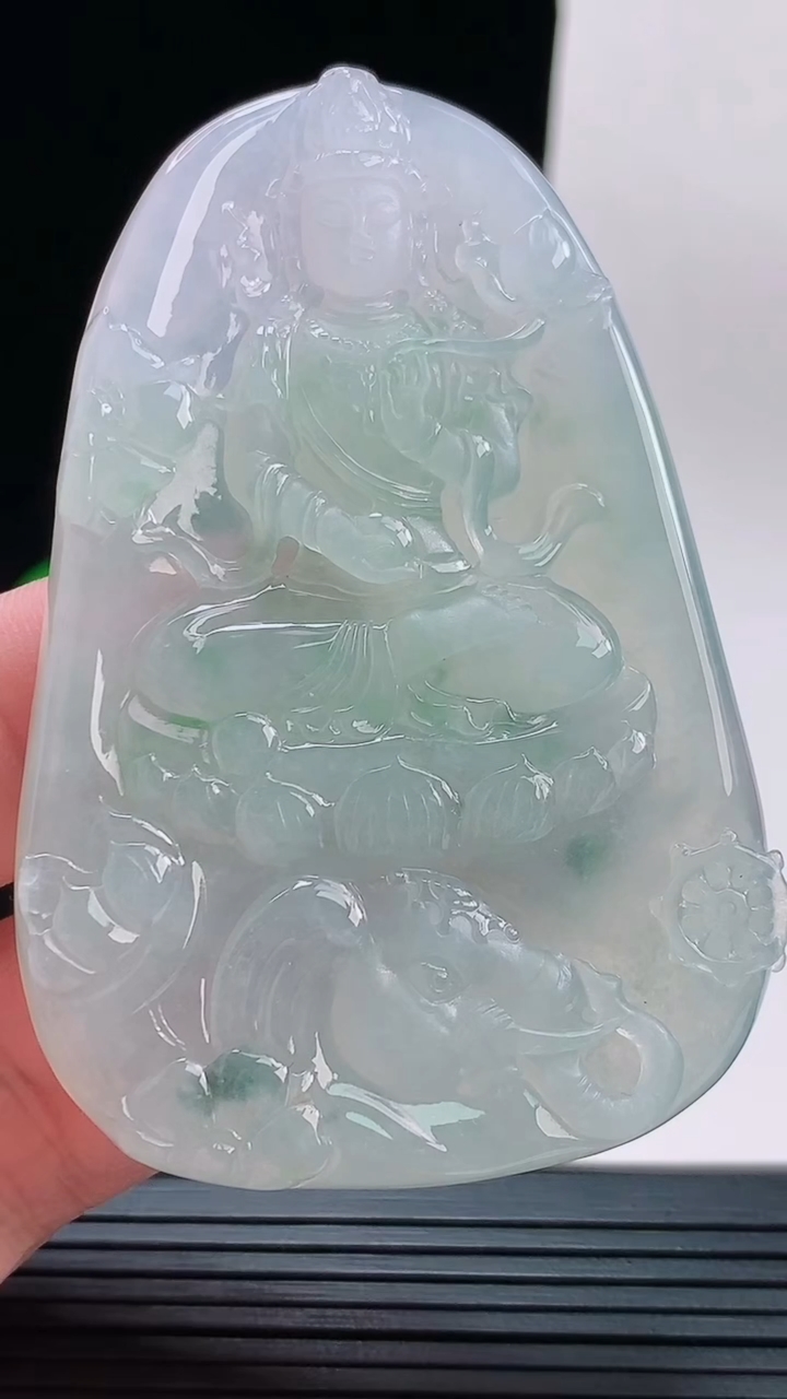 天然A货翡翠普贤菩萨吊坠，尺寸69.9-17.5-5.9重量:42.03g
9月13日