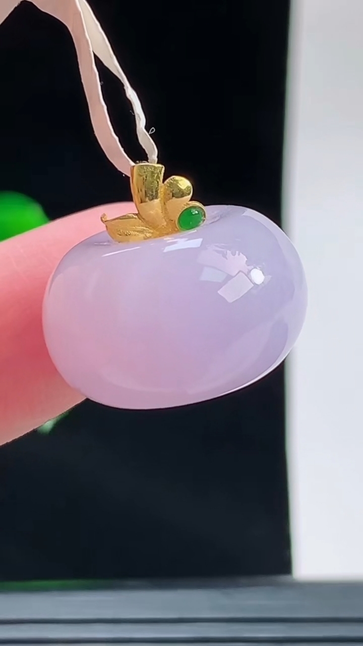 天然A货翡翠18K金紫罗兰路路通吊坠，尺寸19.6-12重量:9.62g
9月13日