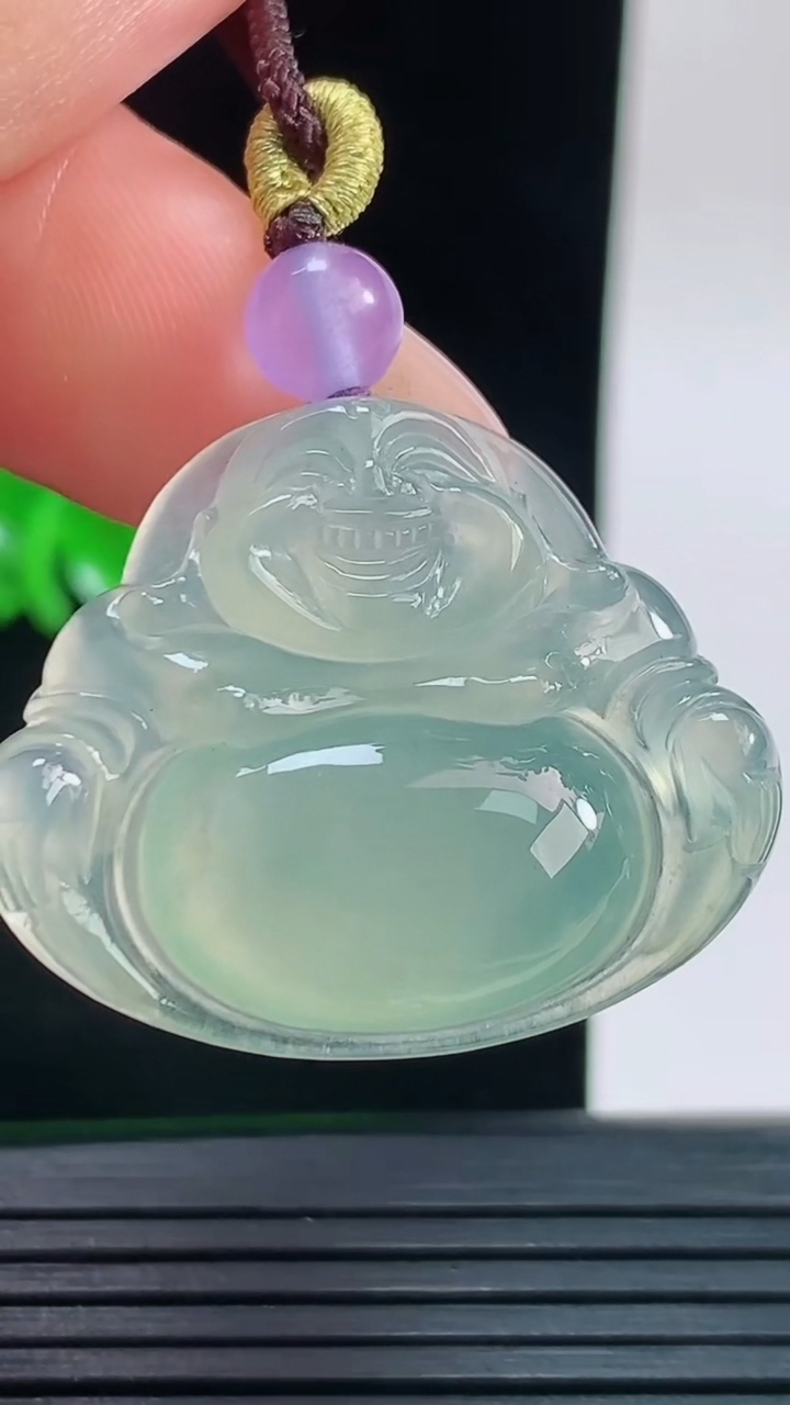 天然A货翡翠佛公吊坠，尺寸21.6-25.3-6.3重量:8.00g
9月13日
