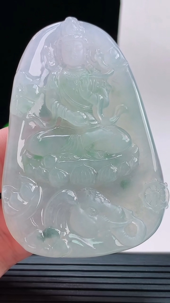 天然A货翡翠普贤菩萨吊坠，尺寸69.9-17.5-5.9重量:42.03g
9月13日