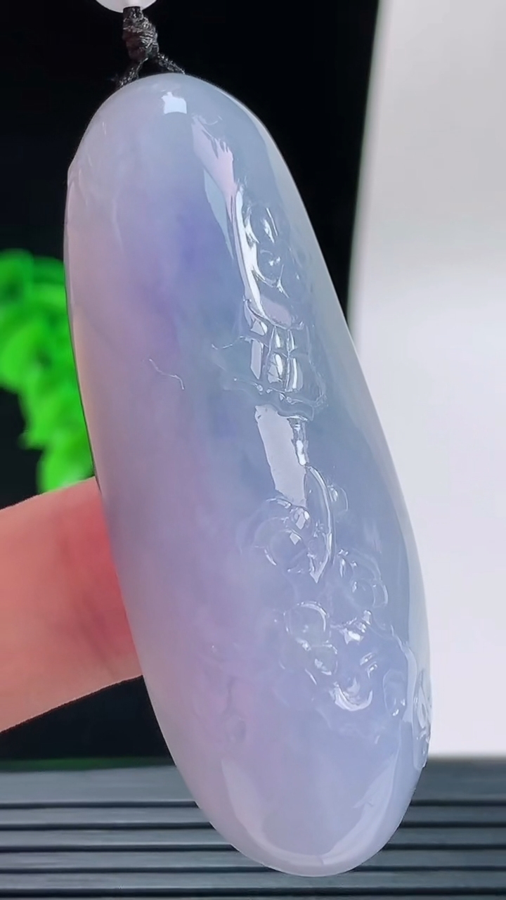 天然A货翡翠紫罗兰福瓜吊坠，尺寸58.3-20.6-14.5重量:37.13g
9月14日