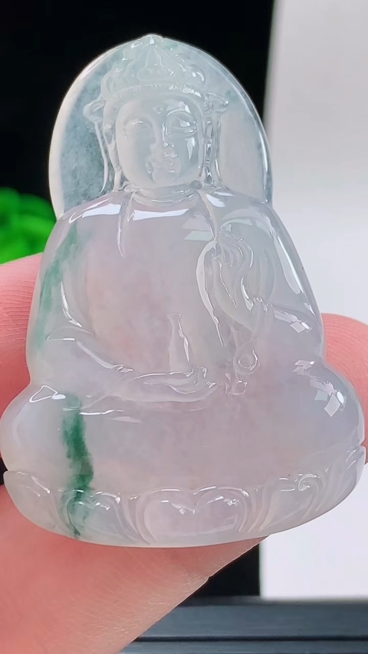 天然A货翡翠种飘花素衣观音菩萨吊坠，尺寸46.3-32.5-5.4重量:14.42g
9月14日
