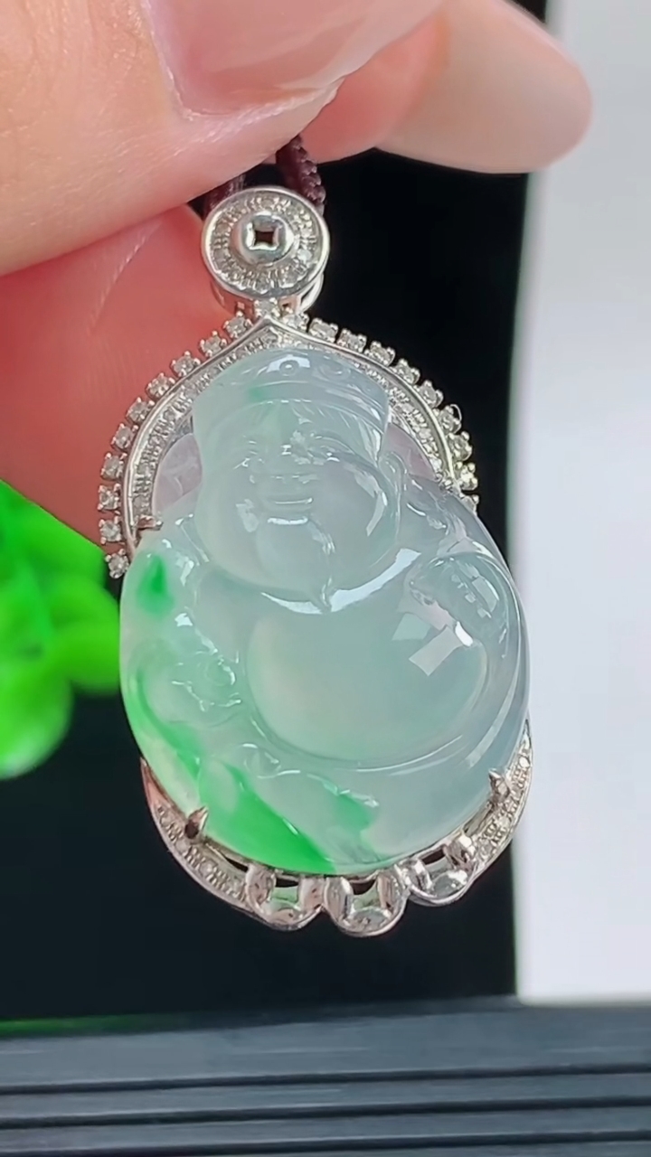 天然A货翡翠财神爷吊坠，尺寸35.9-17.8-7.6裸石24.3-17.3重量:5.06g
9月16日