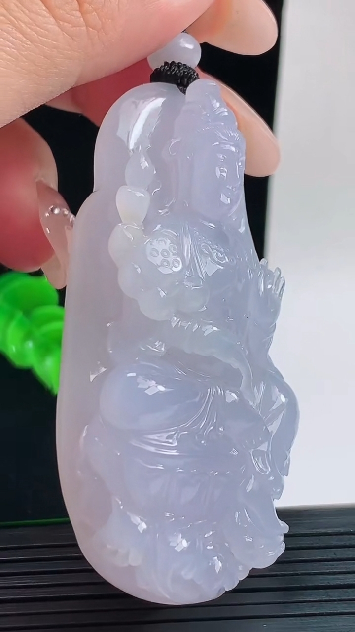 天然A货翡翠种紫罗兰大势至菩萨吊坠，尺寸65.2-33.8-12.9重量:58.14g
9月17日