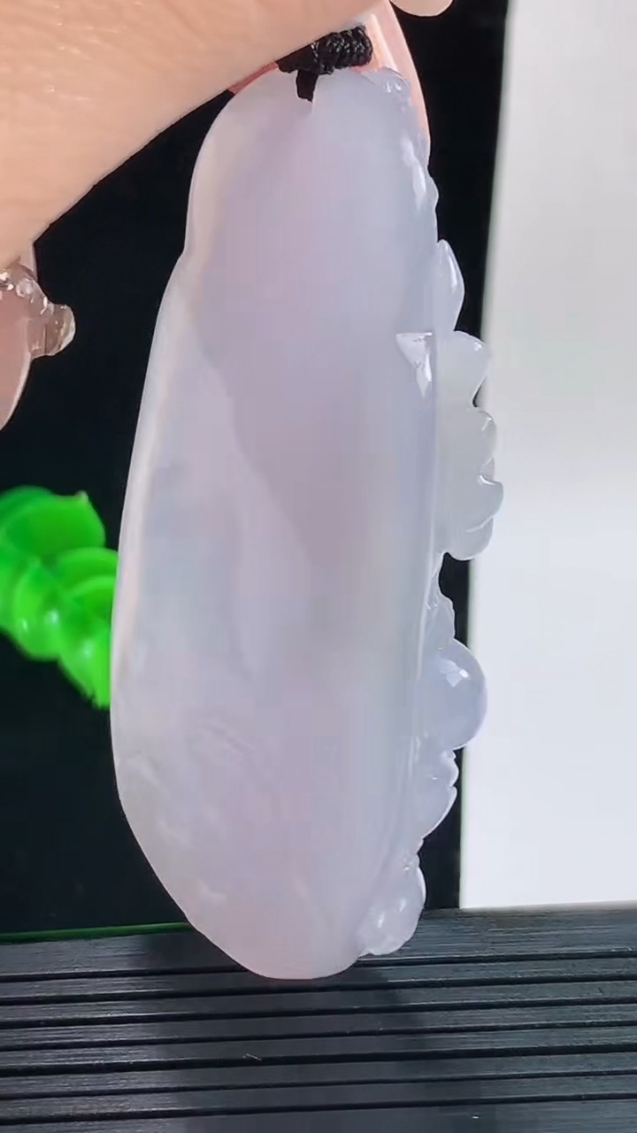 天然A货翡翠种紫罗兰大势至菩萨吊坠，尺寸65.2-33.8-12.9重量:58.14g
9月17日