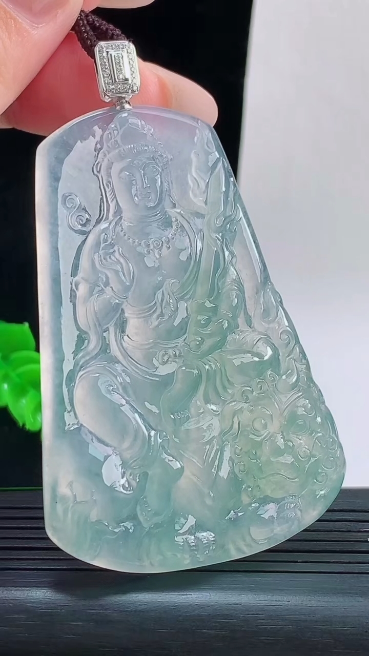 天然A货翡翠文殊菩萨吊坠，尺寸69.7-45.7-5.3重量:36.11g
9月17日