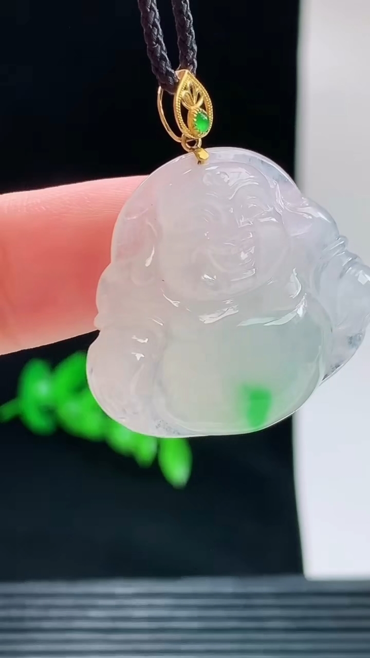 天然A货翡翠佛公吊坠，尺寸26-29.4-7.1重量:9.00g
9月23日