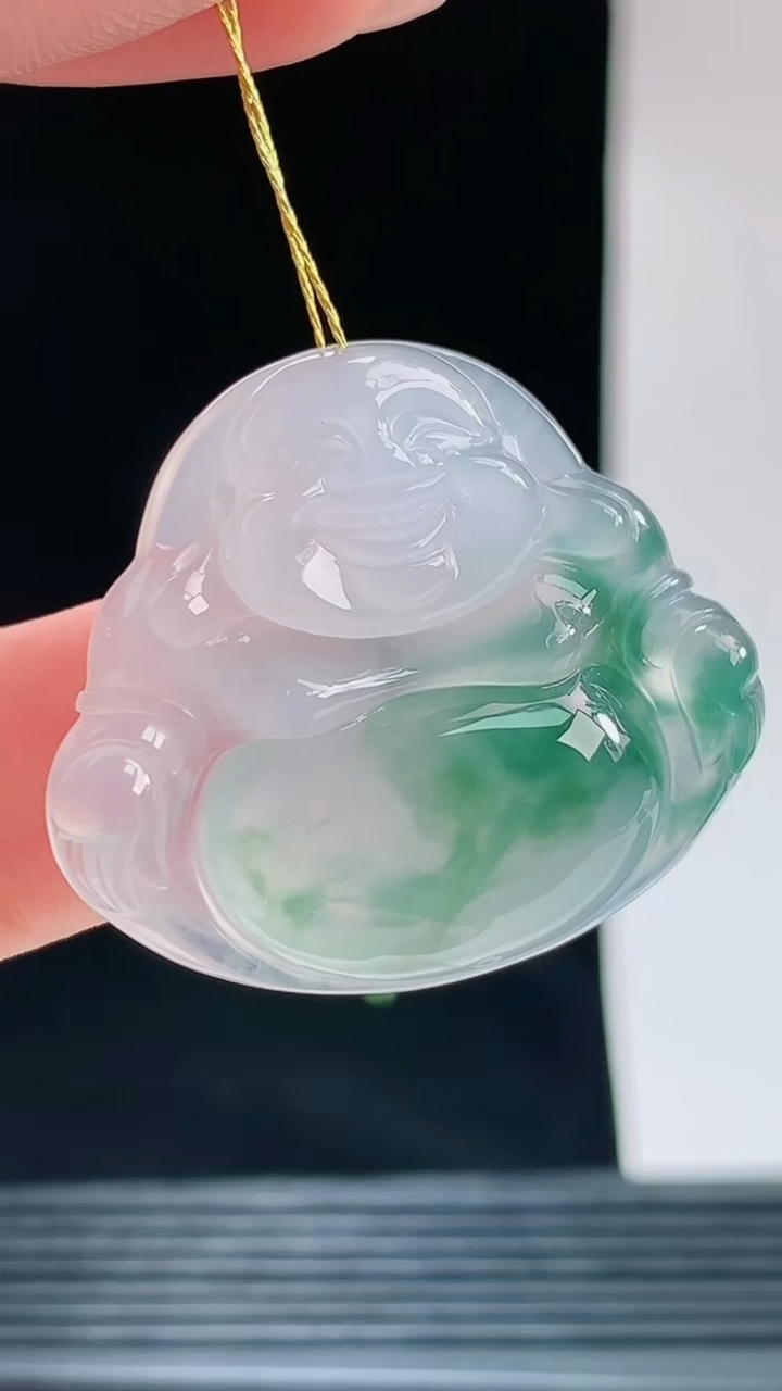 天然A货翡翠种飘花佛公吊坠，尺寸22.8-33-6.2重量:9.06g
9月24日