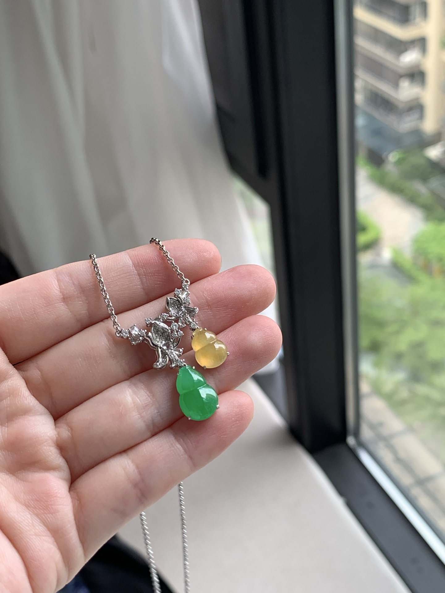 ️【18k金镶嵌葫芦项链】种老细腻，色阳浓郁起胶尺寸：长度：48.3，成品：29.3*21.7*4.1，裸石：12.4*8.6*2.8，9.5*7.4*3.2,a93830
