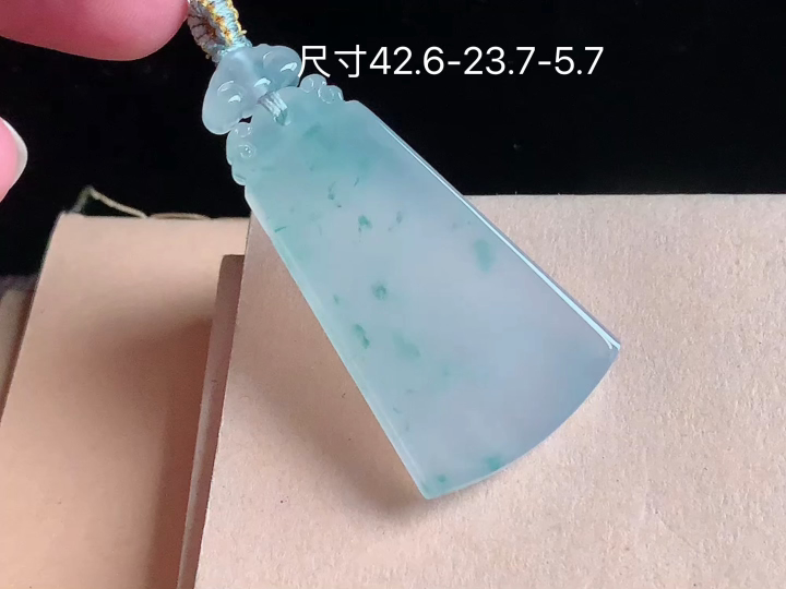 ️ 冰飘花无事牌,老坑冰透 种老水足 水润光泽,性比高,无裂,尺寸看图,42.6-23.7-5.7
