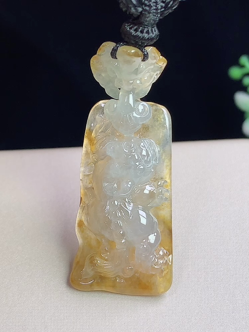 冰黄翡貔貅，无裂，尺寸46.3*17.1*7.6mm，D31mn