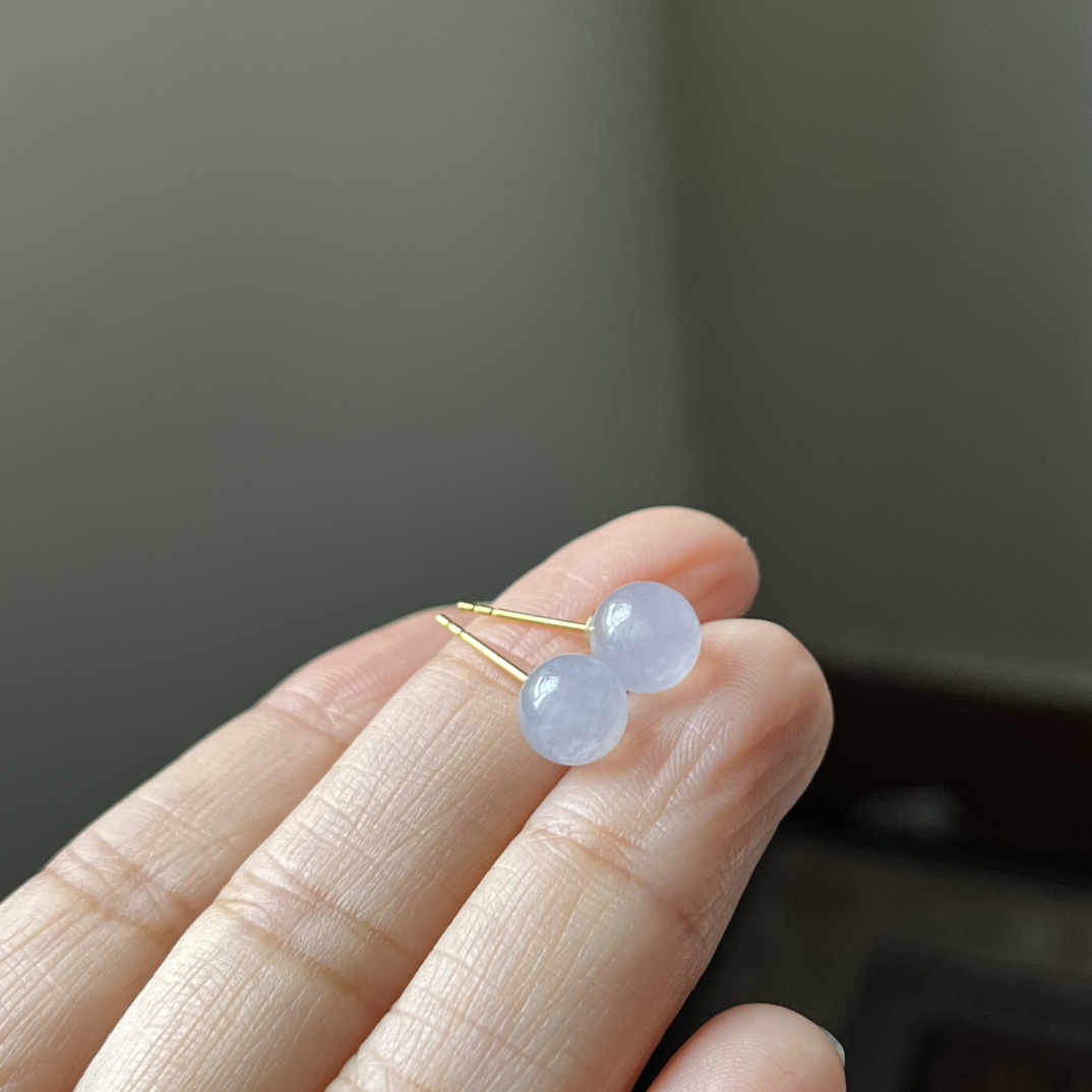 18K金镶冰种淡紫色圆珠耳钉，掌上明珠，种水好，冰透无裂，尺寸8.1，超值
