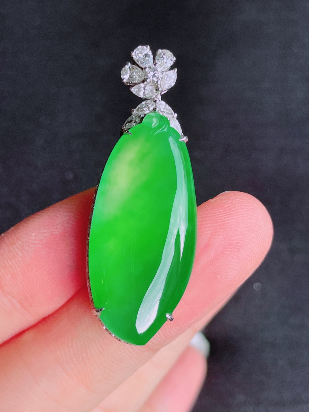 高冰绿福瓜吊坠，晶莹剔透，新颖时尚，品相，31.5-15-4