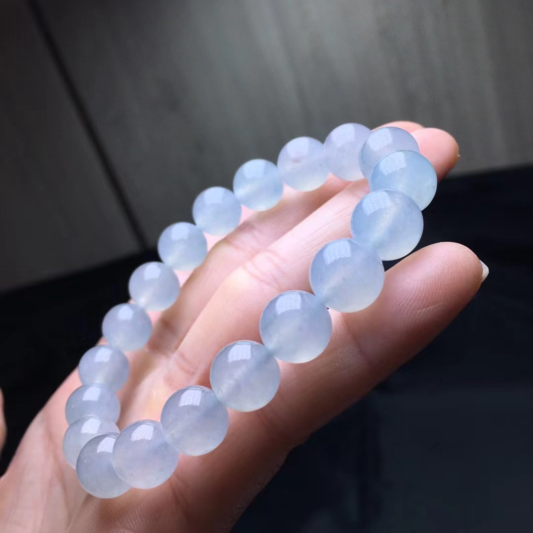 冰种手链，卡10.7～9.6mm，19颗，种好，玉质细腻，冰透水润，均匀，颗颗精选