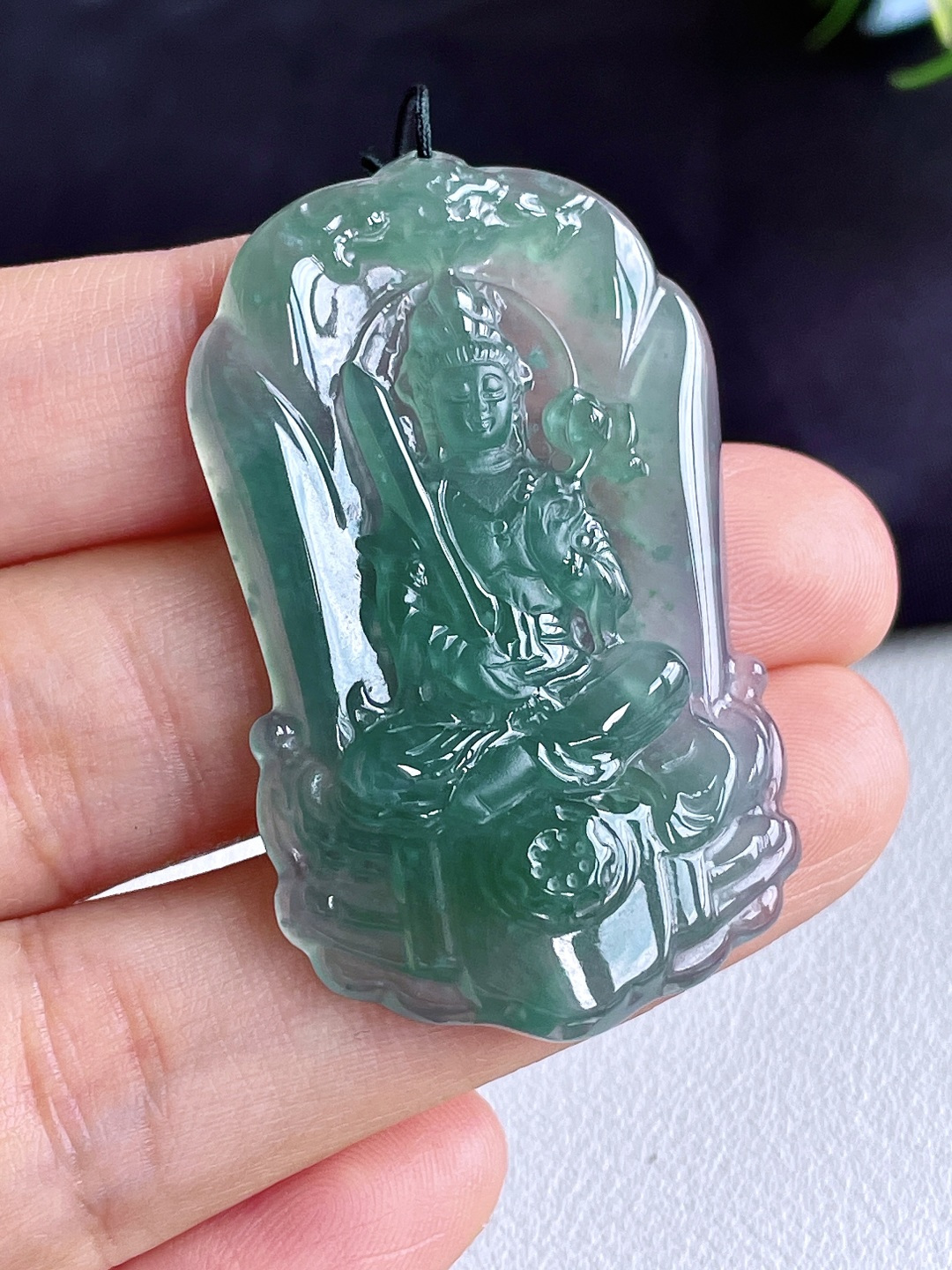 冰种晴绿虚空藏菩萨牌吊坠,,无裂,性比高,尺寸49-29-5.3,重量14.6克