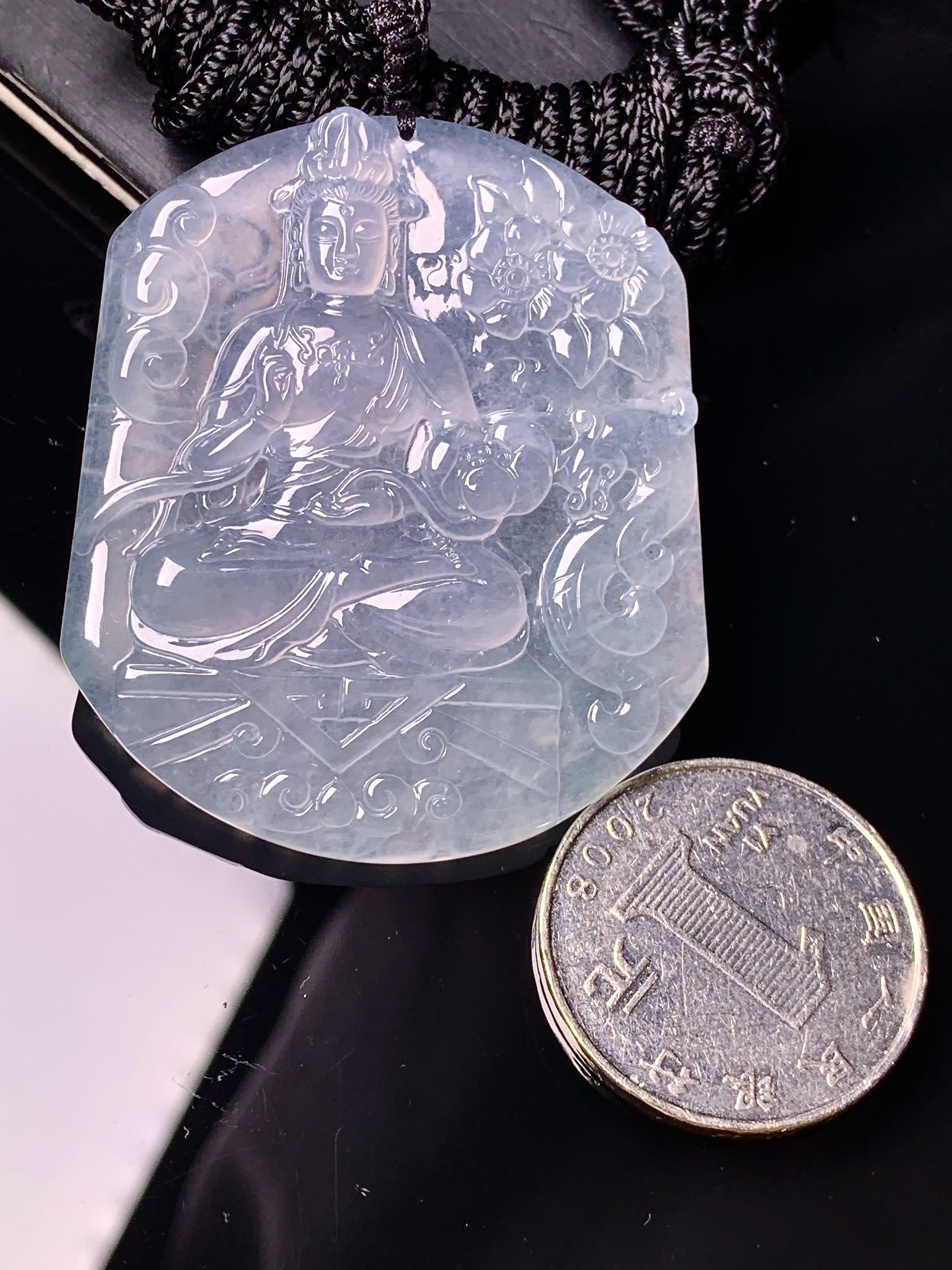 冰种观音菩萨吊坠 玉质细腻 色泽艳丽清新 水润亮眼 整体尺寸49.3*42*5.3 x3