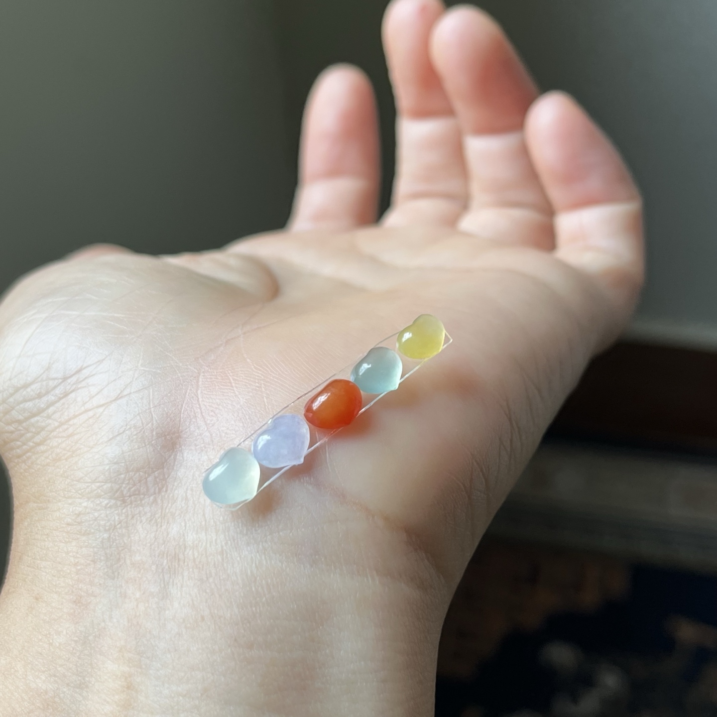 冰种多彩小爱心一组，镶手链，锁骨链都可以哦种水好，冰透，尺寸7.2×6.3×3.5，参考图9，超值