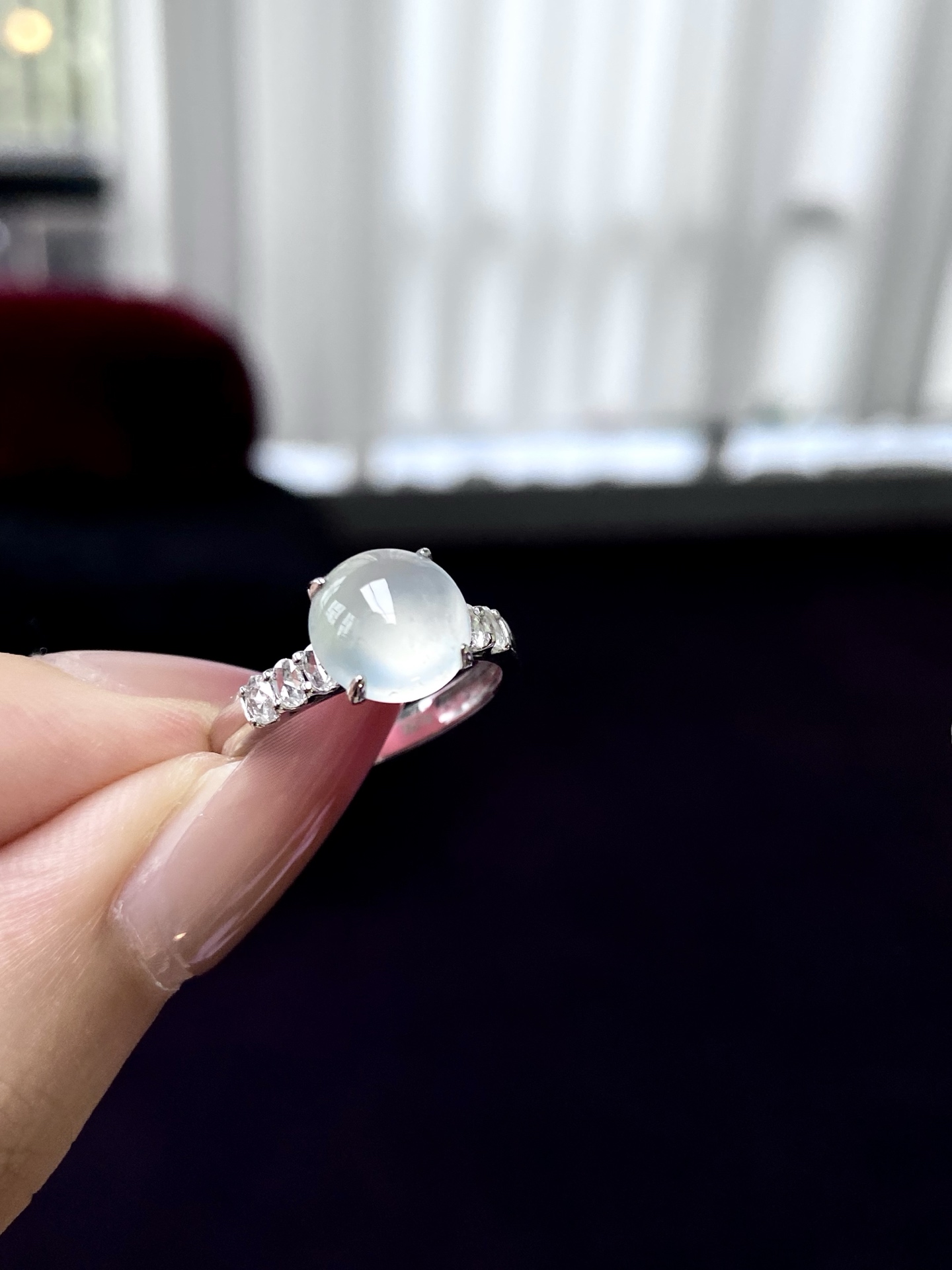 冰种蛋面戒指，水头足，简约不简单，日常完全不挑穿搭，裸石：8.7-5mm，无裂。
