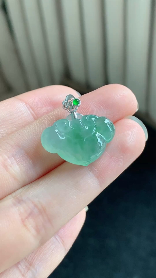 翡翠精品，如意头，冰种无裂，飘绿花18k金，尺寸23-15.6*6 aa831