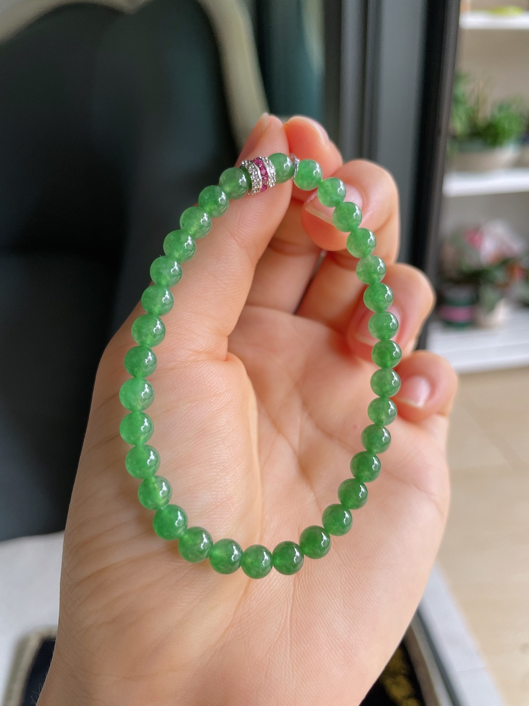 缅甸天然翡翠A货，冰满绿手串，尺寸：5.3mm。【编4567】