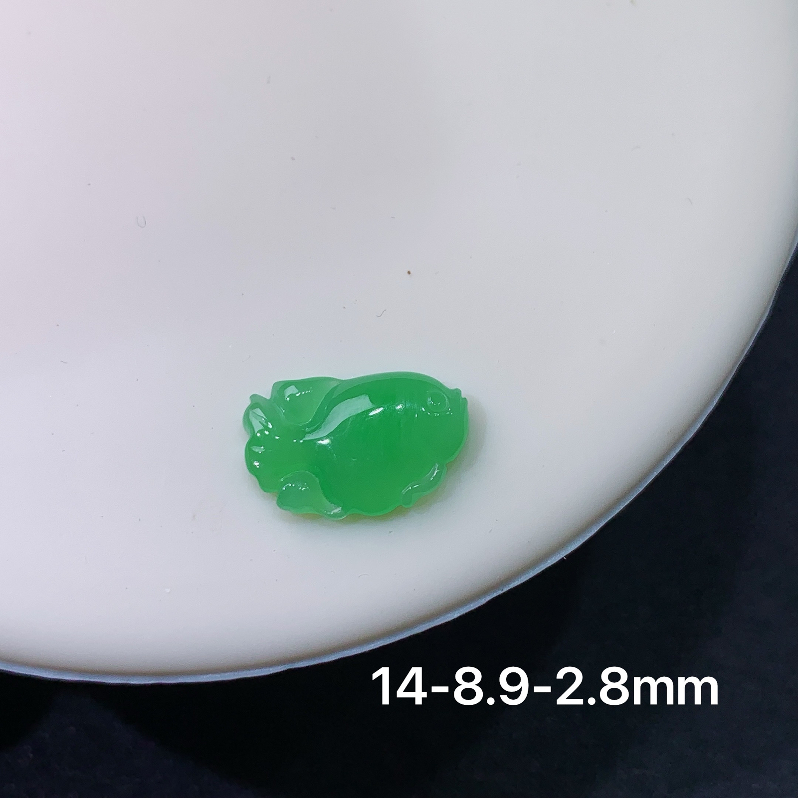 冰阳绿小鱼，镶嵌佳品，冰润细腻，种水足，Ht 尺寸14*8.9*2.8