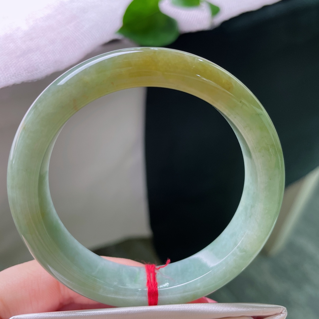 55.6/12.7/8.8，黄翡正圈，黄翡俏色，玉质温润细腻，种老，皮纹，ss54446a