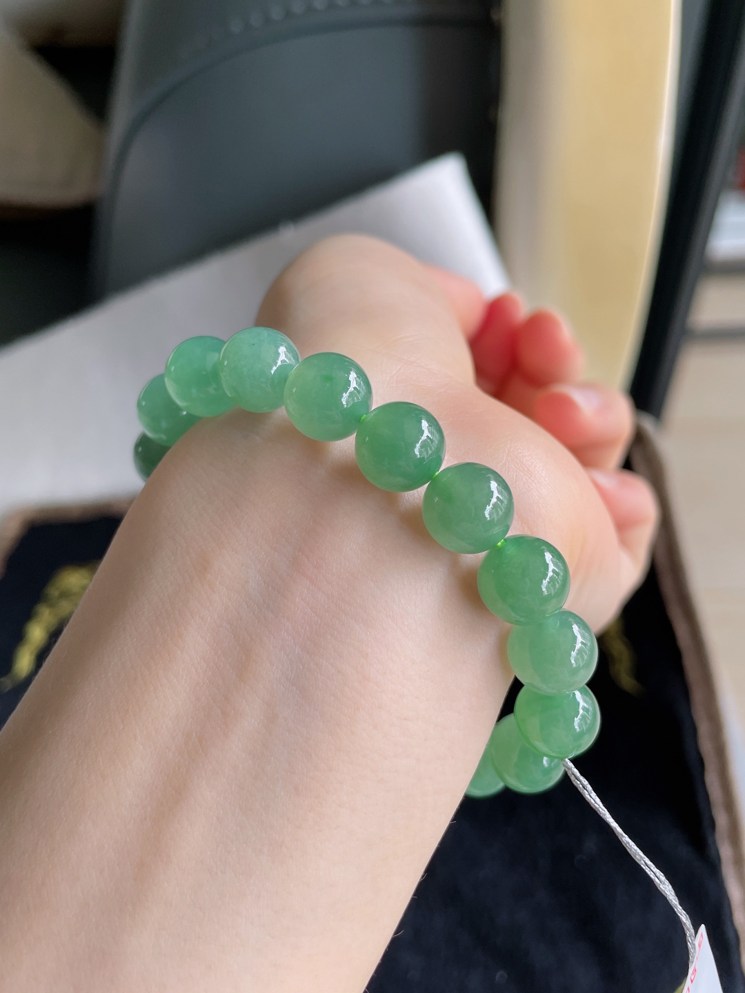 ️，天然翡翠A货，冰满绿冰晴绿手串，尺寸：9.8mm。【编4428】