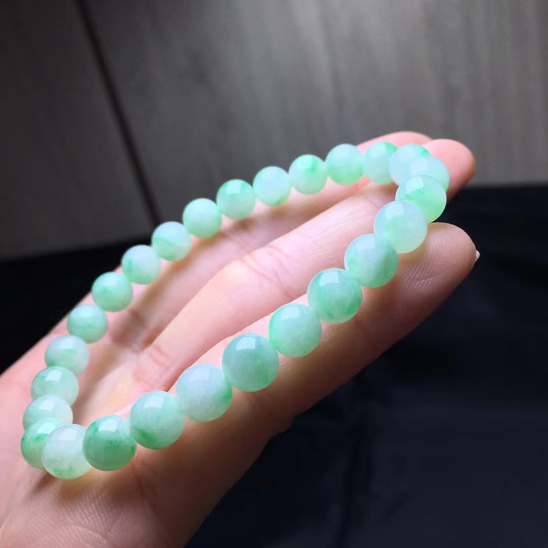 豆绿手链，卡7.2～7mm，26颗，种好，玉质细腻，均匀，实物更美，颗颗精选