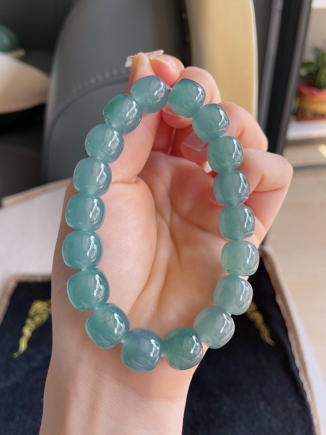 ️，天然翡翠A货，冰蓝水路路通手串，尺寸：11.8mm。【编3457】