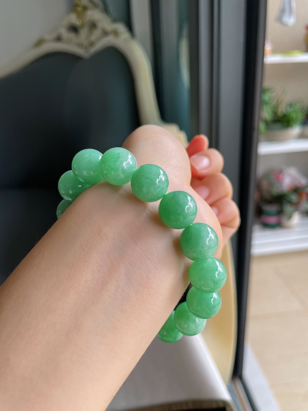 缅甸天然翡翠A货，冰满绿手串，尺寸：13mm。【编4571】
