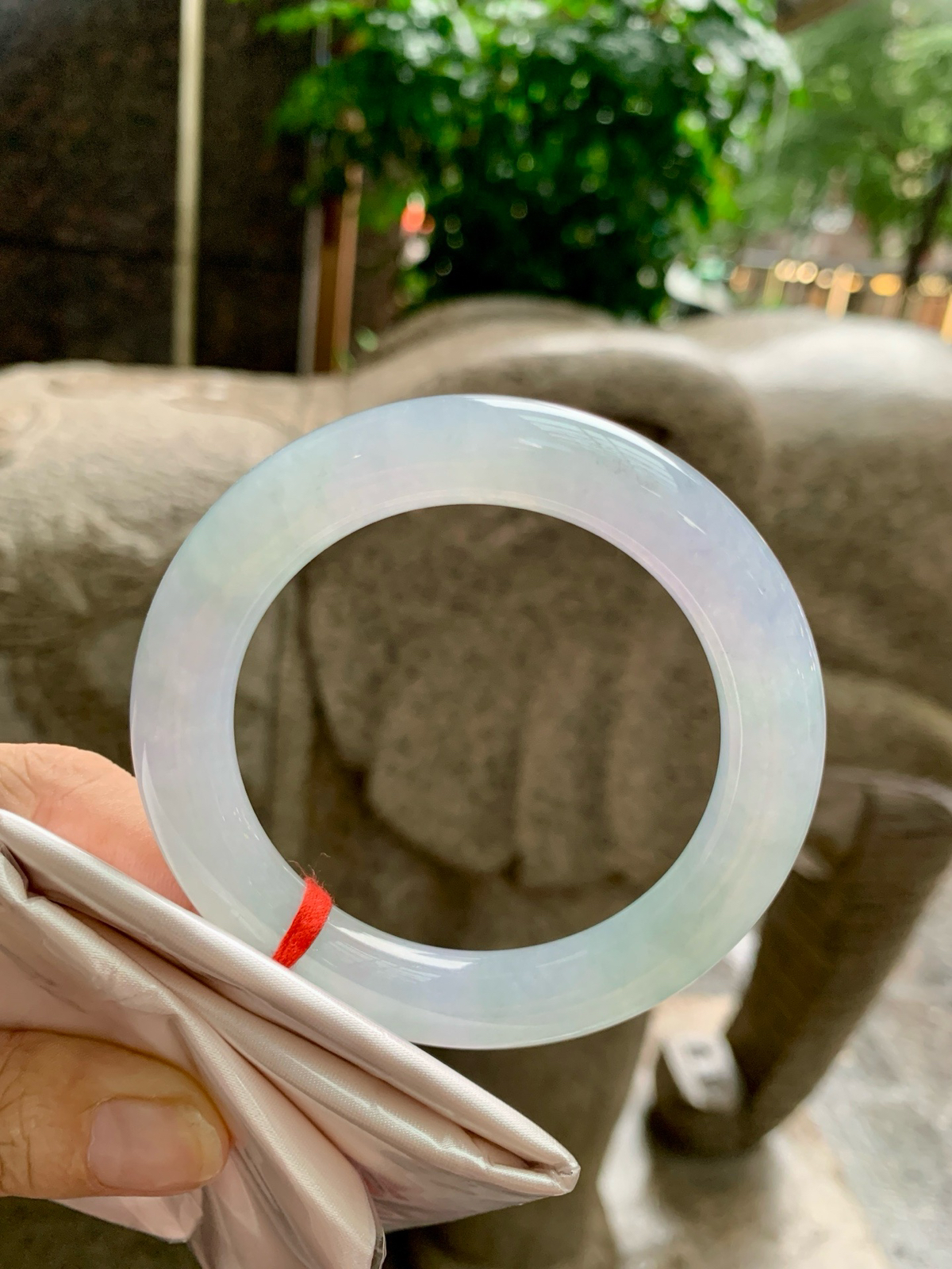 幻彩圆条
尺寸：56.3-11
无裂，下雨天颜色没拍出来，室内比较接近实物