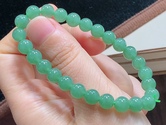 晴绿手链，尺寸7.1mm，包A附证书