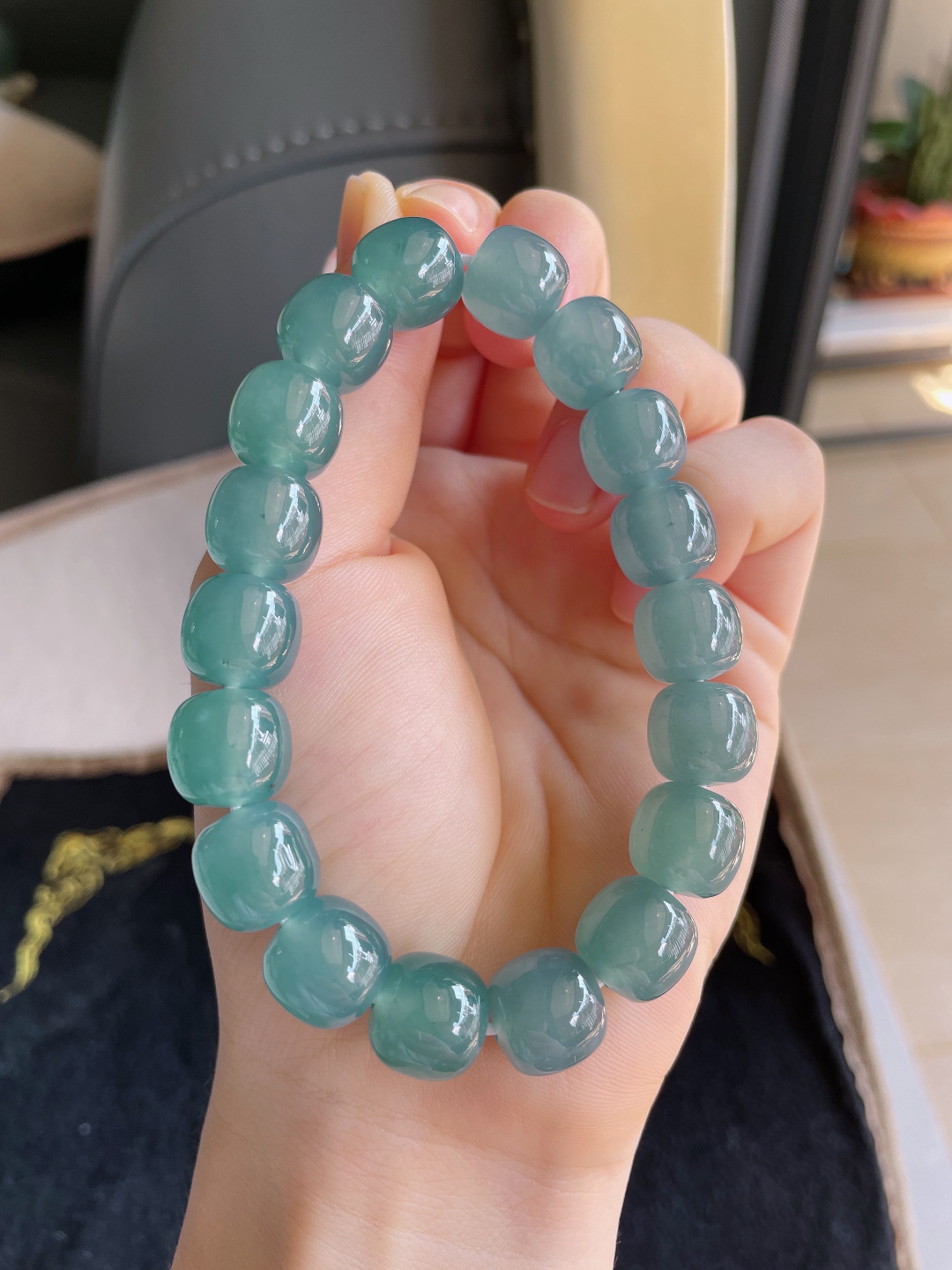 ️，天然翡翠A货，冰蓝水路路通手串，尺寸：11.8mm。【编3457】