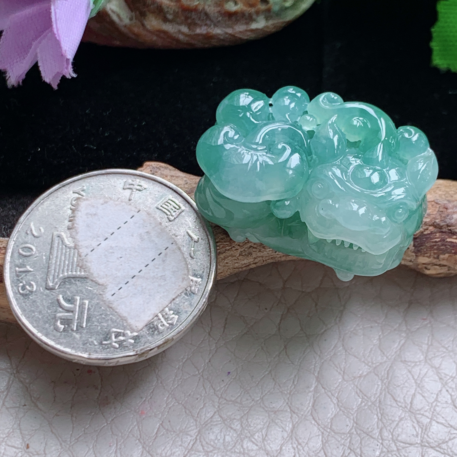 lz实拍26.6*16.5*14缅甸翡翠精雕高品质冰飘花招财霸王貔貅玉吊坠