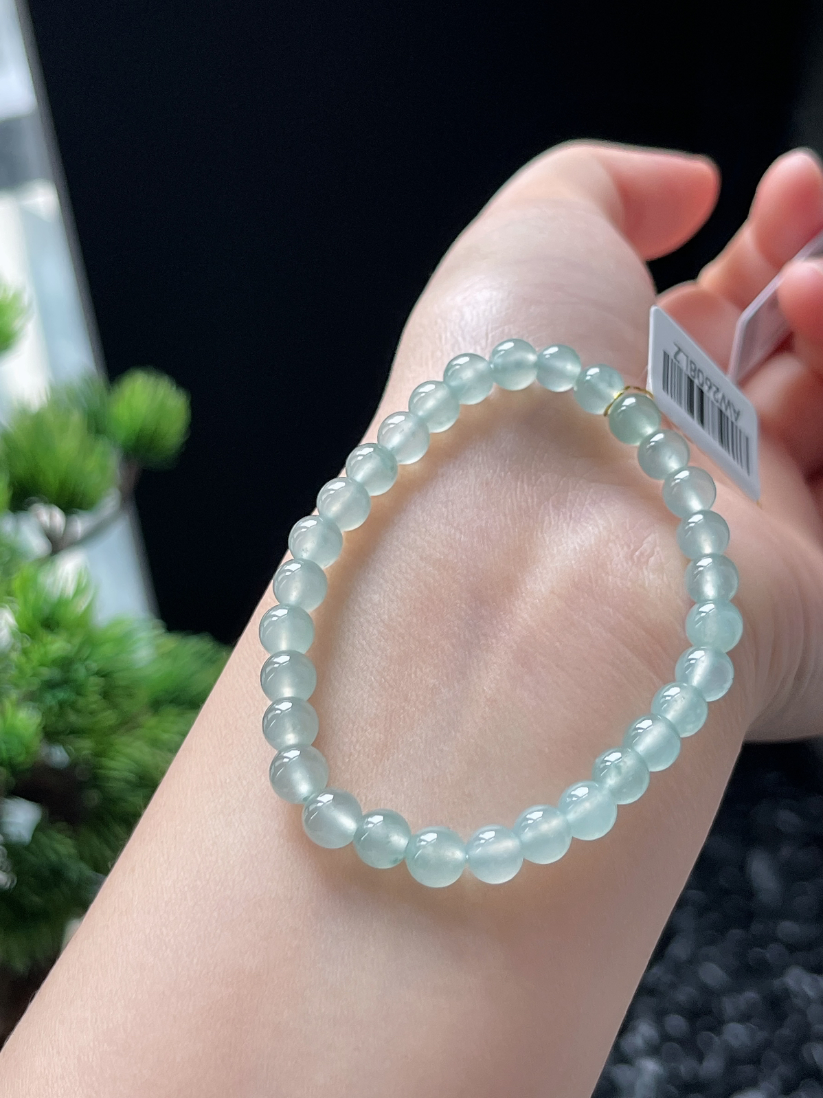 翡翠冰糯种淡绿色手链