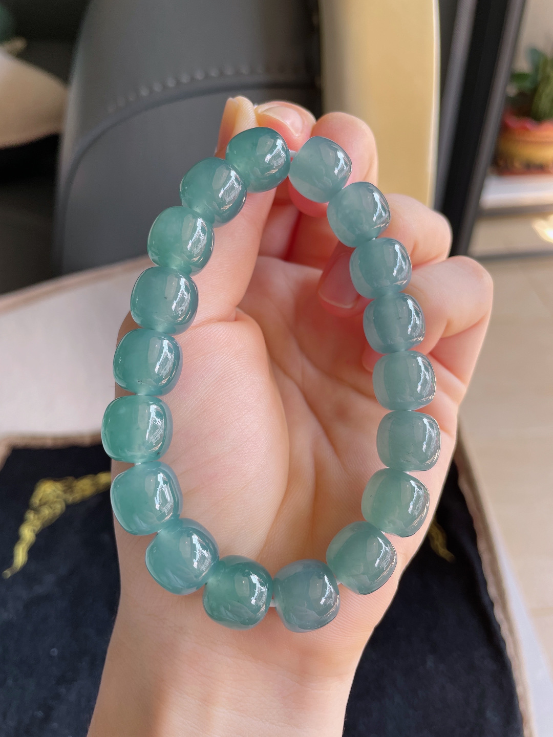 ️，天然翡翠A货，冰蓝水路路通手串，尺寸：11.8mm。【编3457】